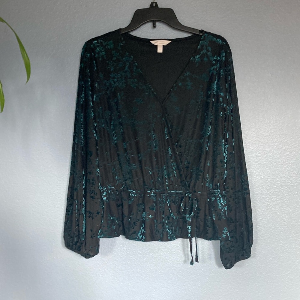 Lauren Conrad Top Size Large Teal Blue Black Velour V Neck Surplice Peplum Hem